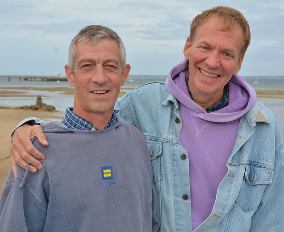 Bo and Paul at the Beach © Kidney4Bo
